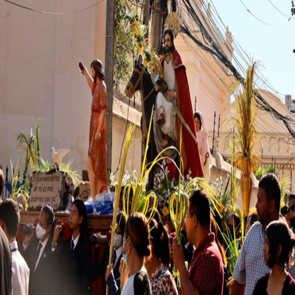 Iglesia Católica invita a sus fieles a participar en actos litúrgicos